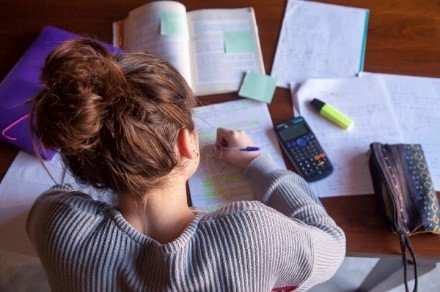 نصب اپلیکیشن کنکور آسان است